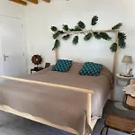 Queens Romantic Beachhouse
