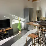 Queens Romantic Beachhouse